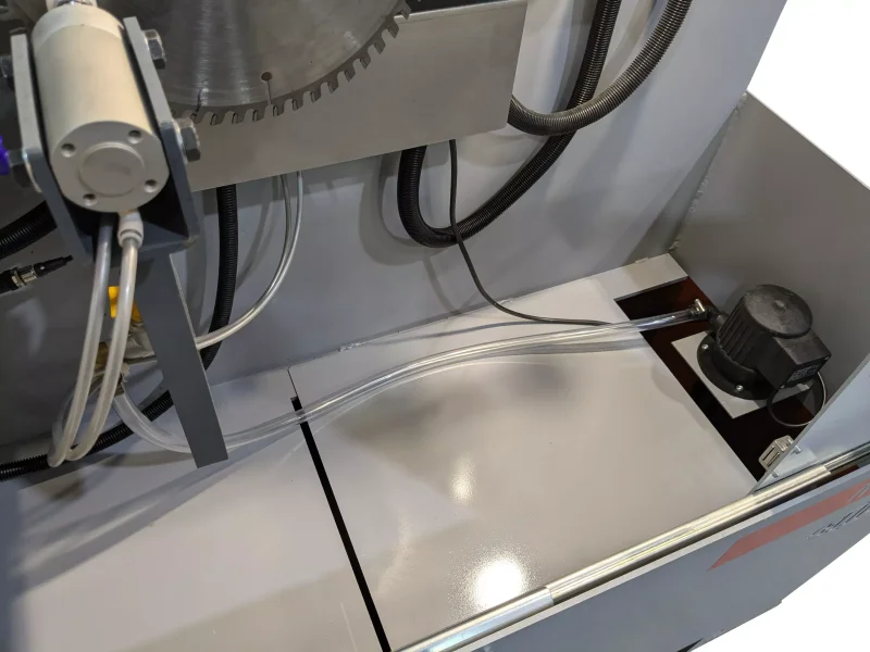 Réservoir de liquide de refroidissement modèle MVB 670